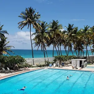 Kasa Brisa Marina - 1 Bed 1 Bath For 2 Ocean View Balcony Beachfront Pool , San Juan Puerto Rico
